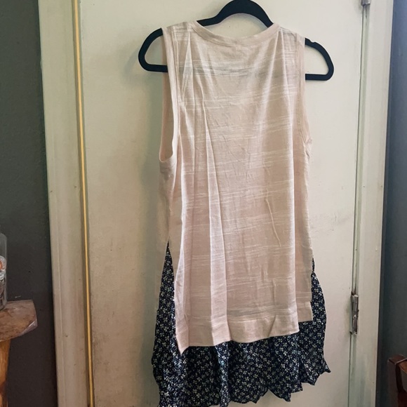 🦋4/$25 Sleeveless V-Neck Tunic Various Sizes Available - Picture 13 of 15